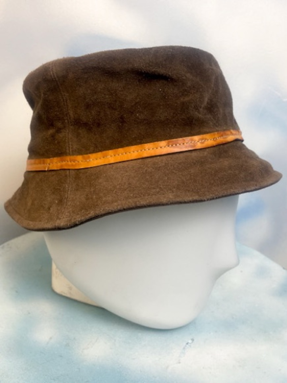 Coach suede bucket hat - Picture 4 of 9